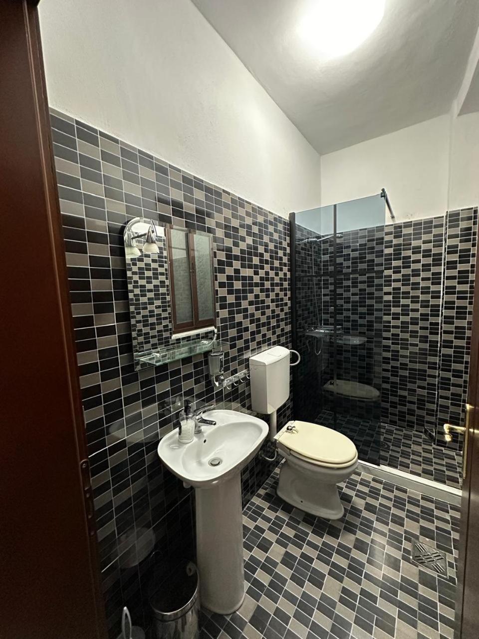 Host Apartments Shkodër Dış mekan fotoğraf